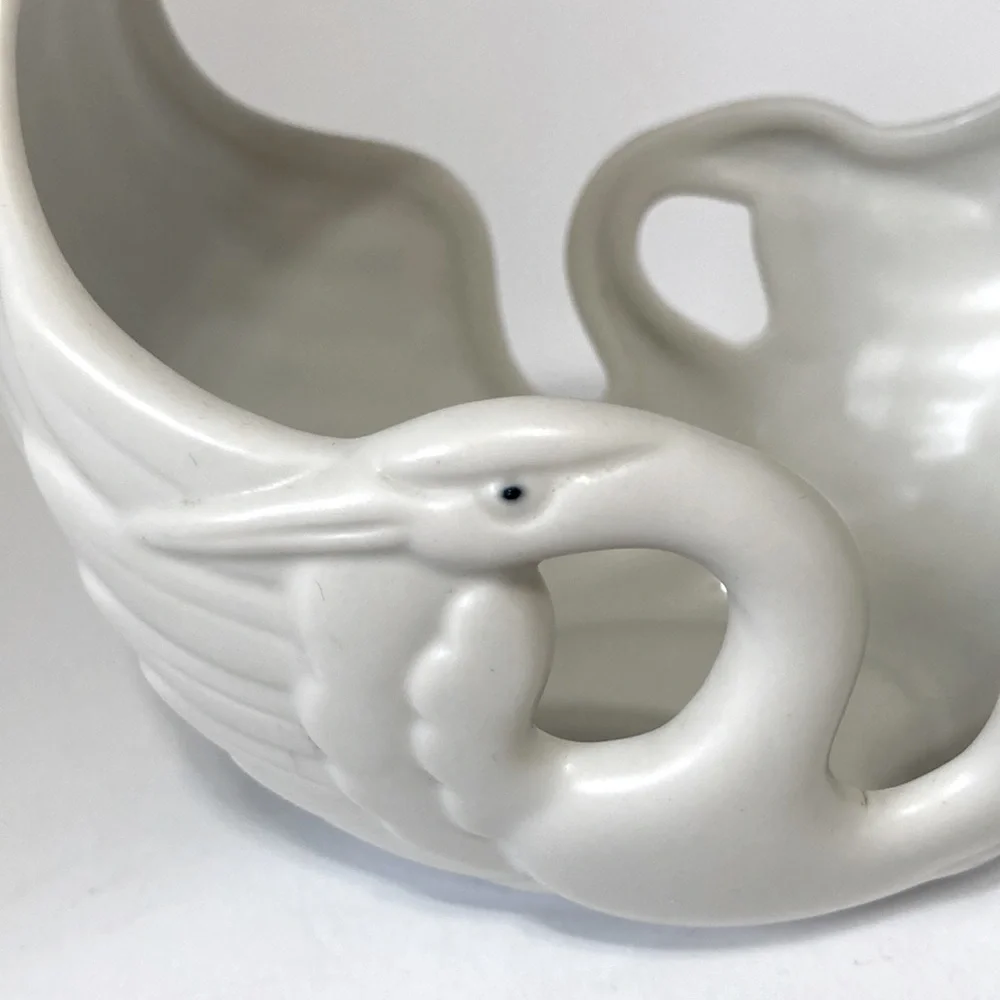 Vintage 1980s FITZ and FLOYD White Swan Handled Basket Bowl Porcelain Japan